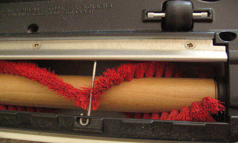 How to Clean a Vacuum Brush and a Vacuum Brush Roller